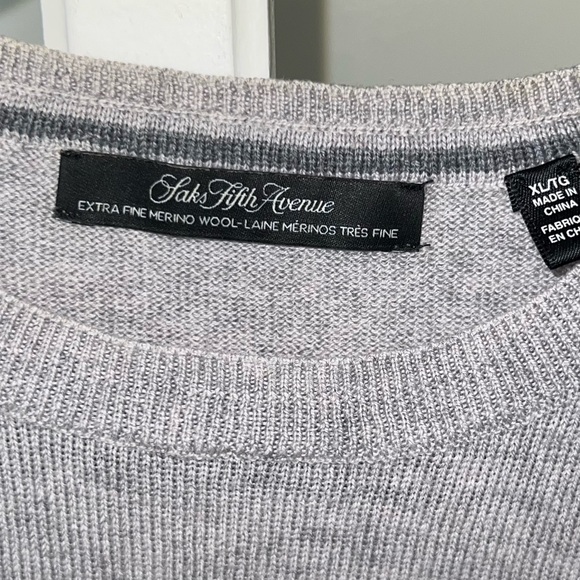 SAKS FIFTH AVENUE Fine Merino Wool Grey Sweater - XL Mens - Picture 3 of 6